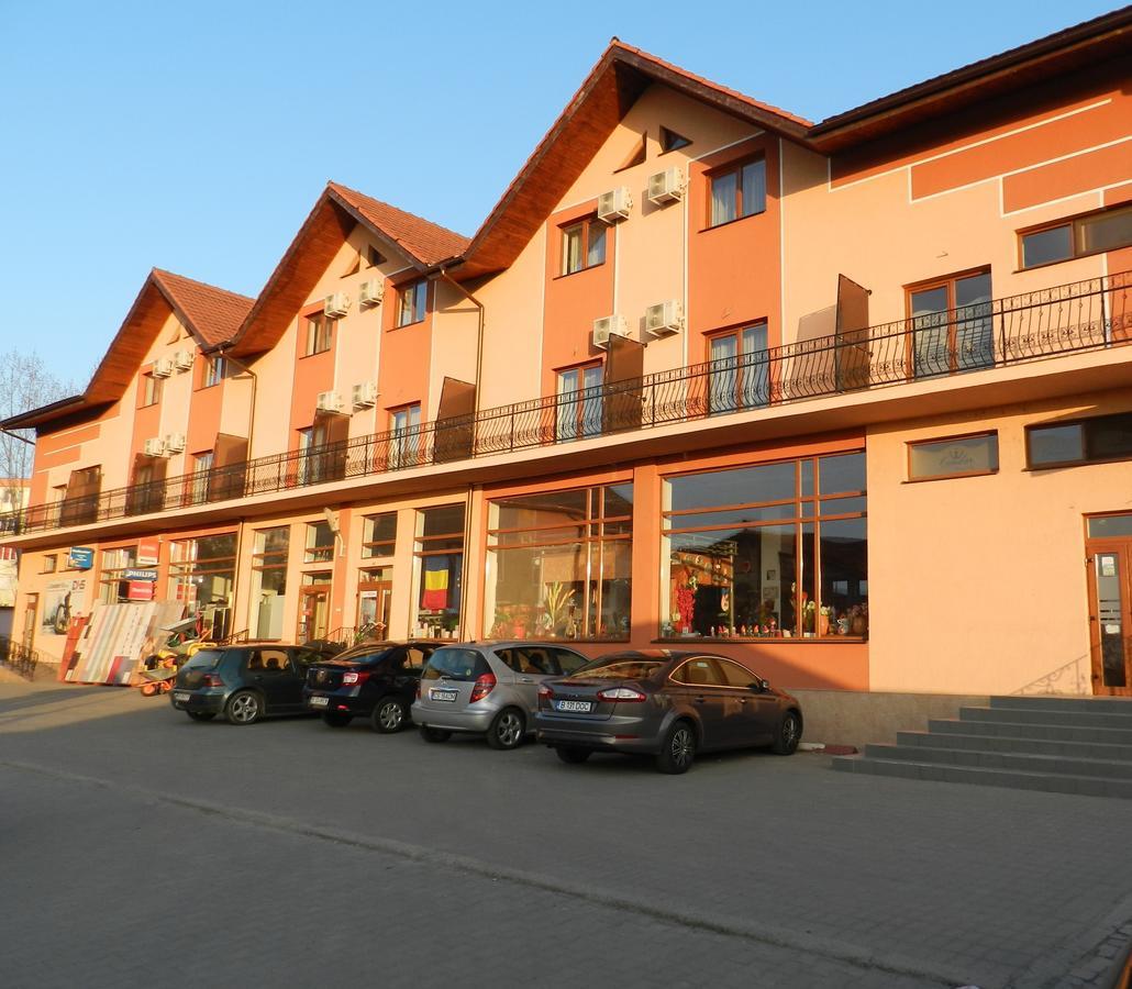Hotel Condor Oravita Exteriör bild