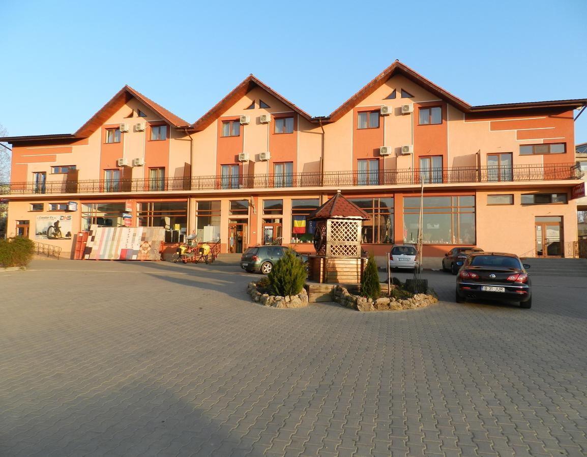 Hotel Condor Oravita Exteriör bild